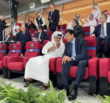 صبحي-بين-الجماهير-الحمراء-في-مدرجات-استاد-«974»-بالدوحة
