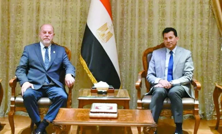 «صبحى»-يلتقى-رئيس-الاتحاد-الدولى-للكاراتيه.-ويطمئن-على-فريال-أشرف