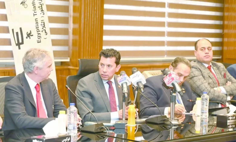 «صبحى»-يشهد-المؤتمر-الصحفى-للإعلان-عن-بطولات-الترايثلون