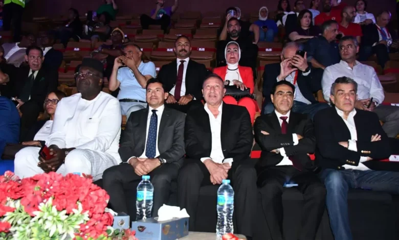 صبحي-يشهد-افتتاح-كأس-الكؤوس-الإفريقية-لكرة-اليد-ويشيد-بمستوى-المنافسة