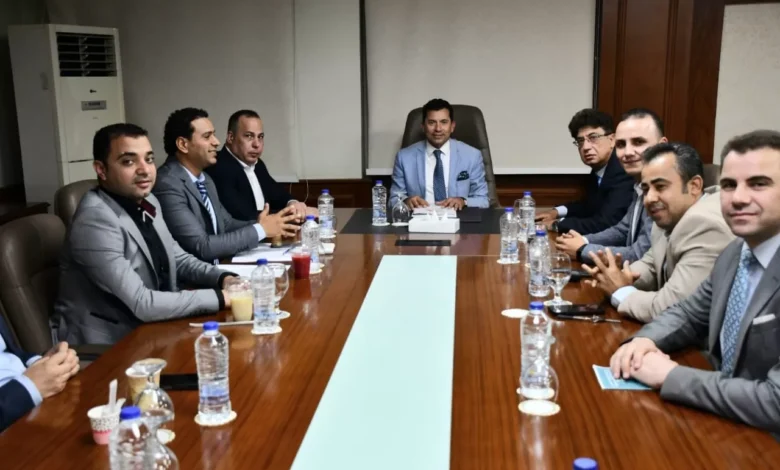 وزير-الشباب-والرياضة-يبحث-مع-النقاد-الرياضيين-سبل-تعزيز-الإعلام-والثقافة-الرياضية