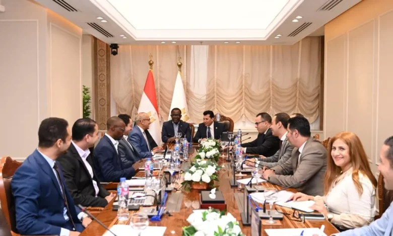 وزير-الرياضة-يتابع-نقل-مقر-« كاف» -للعاصمة-الإدارية
