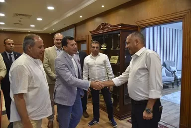 وزير-الشباب-والرياضة-يصل-بورسعيد-ويلتقي-حبشي-قبل-تفقد-المرافق